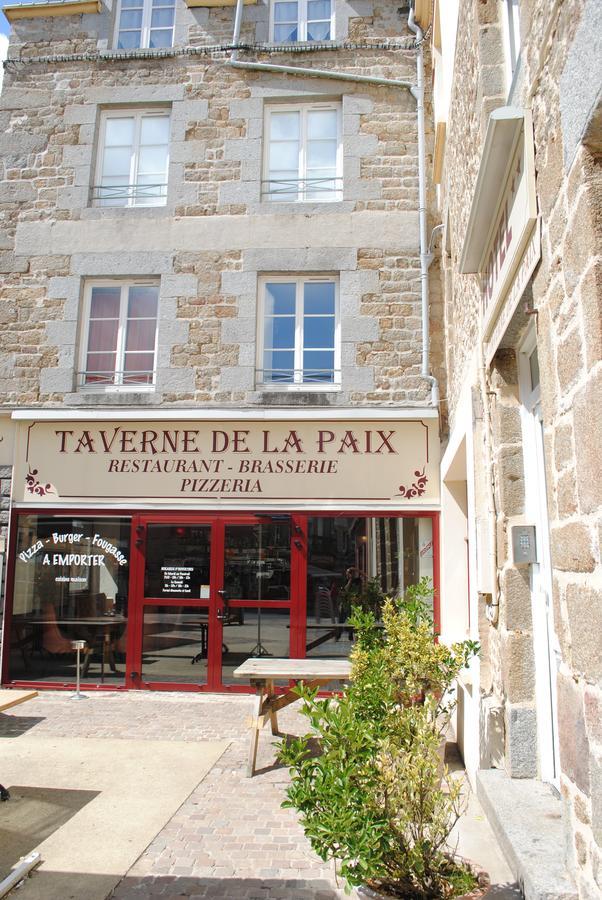 Taverne De La Paix Hotel La Ferte-Mace ภายนอก รูปภาพ